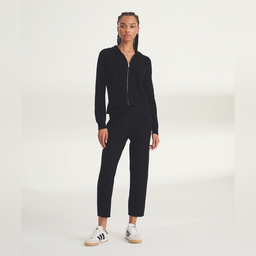 NAADAM - Signature Cashmere Cropped Zip Up Hoodie in Black - Picture 2 of 11